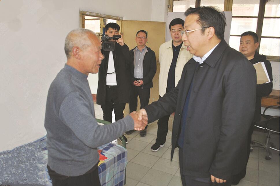 石林友慰問困難群眾.jpg