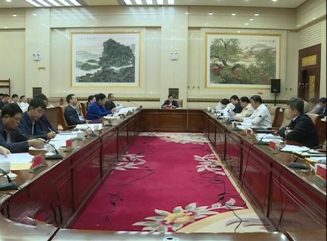 史林友主持召開十三屆縣委第47次常委會議.jpg