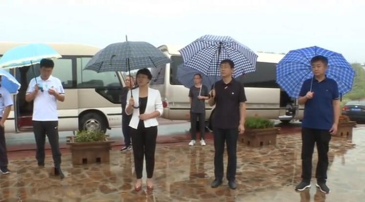 邯鄲市復(fù)興區(qū)考察團(tuán)來遷考察鄉(xiāng)村振興工作.jpg
