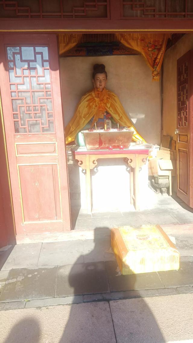 下載 (2).jpg